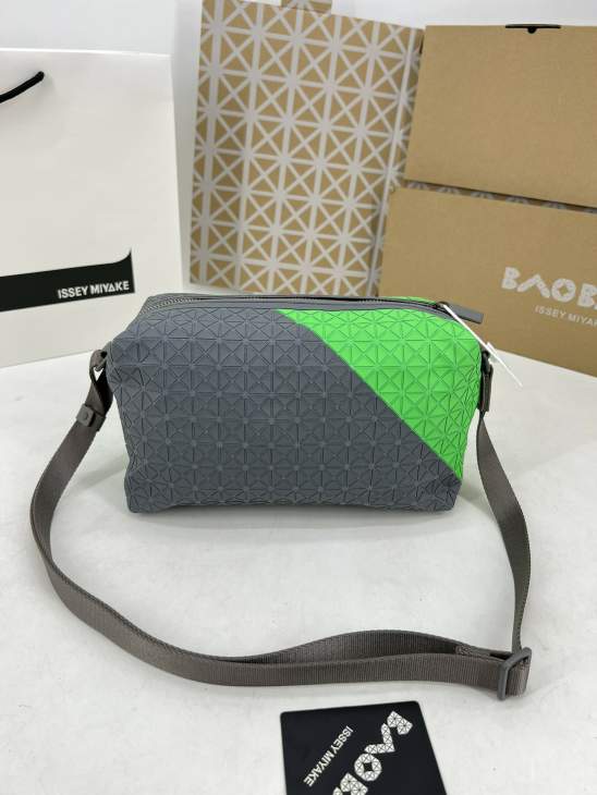 Picture of Issey Miyake Handbags _SKUfw163678090fw